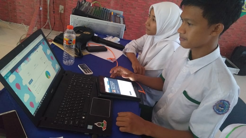 Siswa SMKN 1 Al Mubarkeya Pilih Ketua OSIS Dengan E-Voting